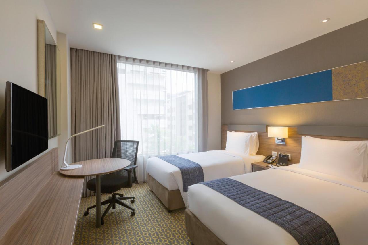 Holiday Inn Express Bangkok Sathorn, An Ihg Hotel Zewnętrze zdjęcie